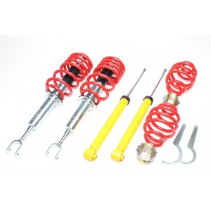 Audi A4 8E v&yacute;&scaron;kově staviteln&yacute; podvozek