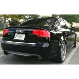 Audi A4 B7 kř&iacute;dlo kufru