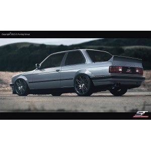 BMW E30 tuning kř&iacute;dlo kufru