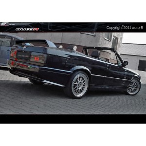 BMW E30 zadn&iacute; tuning kř&iacute;dlo kufru